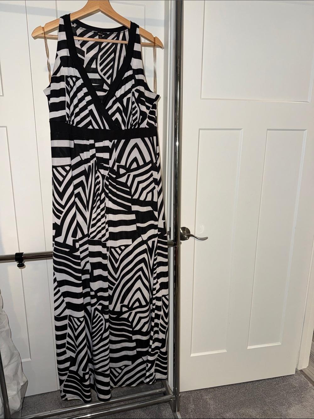 Black & White Geometric Maxi Dress with V-Neck